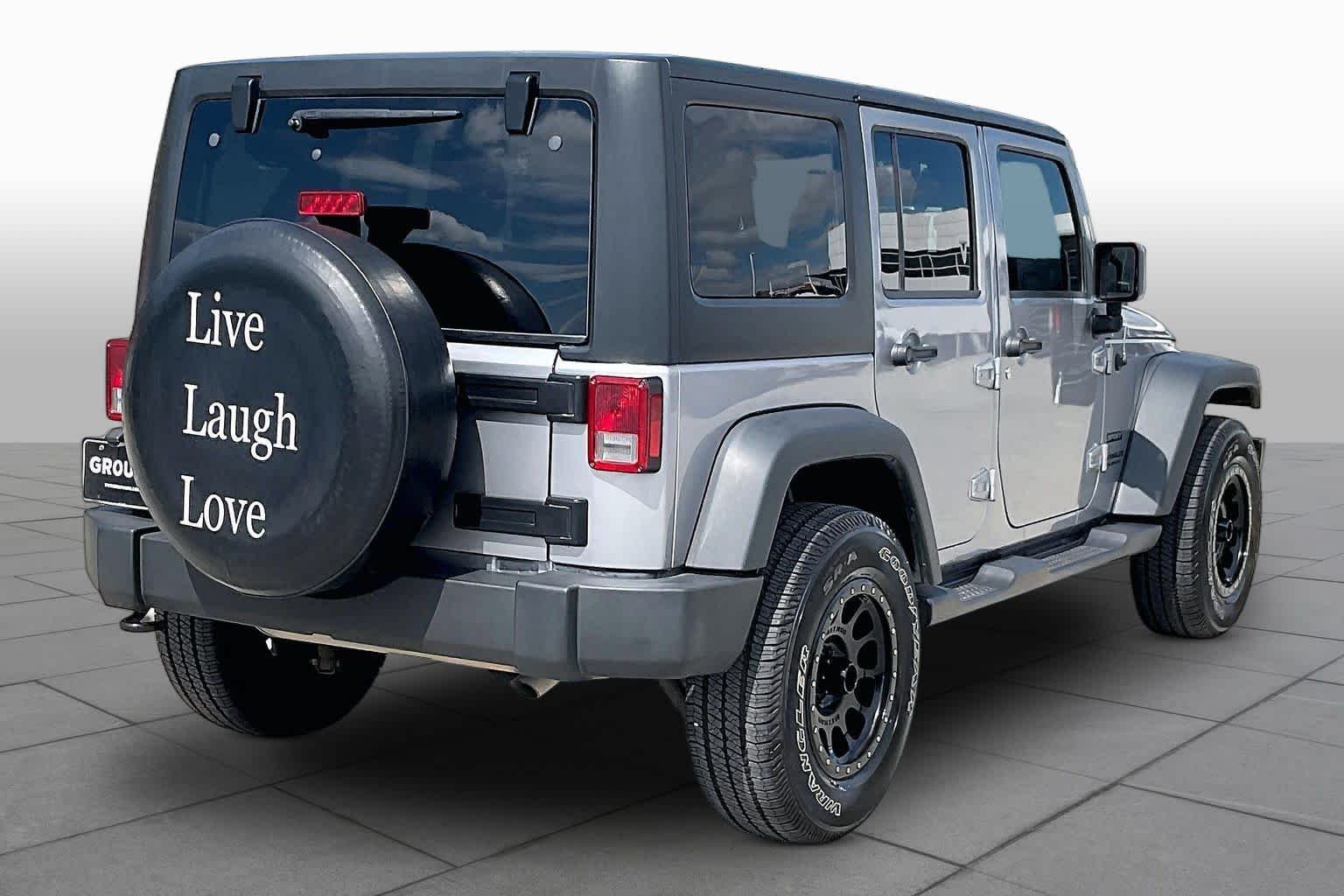 Used 2017 Billet Silver Metallic Clearcoat Jeep Sport image 12