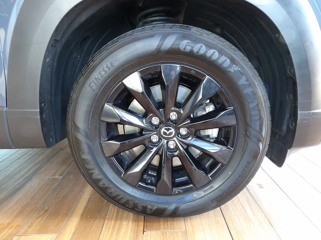 Certified Used 2024 Polymetal Gray Metallic Mazda 2.5 S Premium image 4