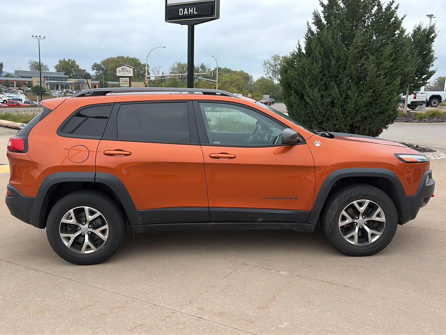 Used 2016 Jeep Cherokee Trailhawk with VIN 1C4PJMBS9GW271051 for sale in Winona, Minnesota