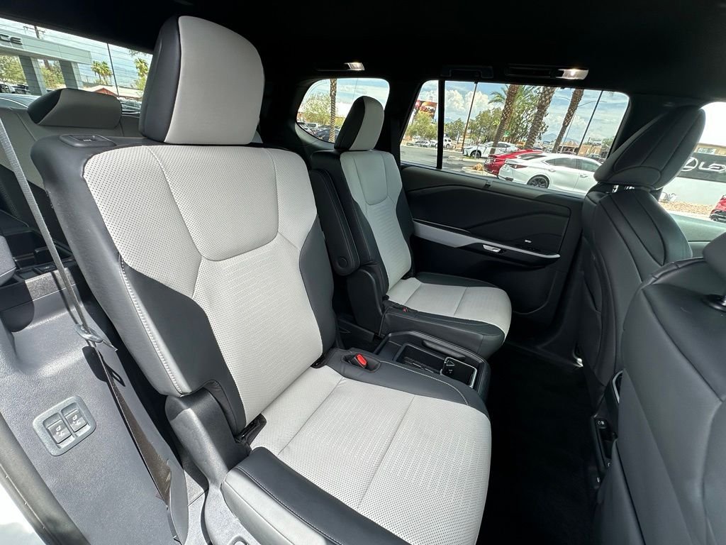 Used 2025 Beige Lexus 500h F SPORT Premium image 23