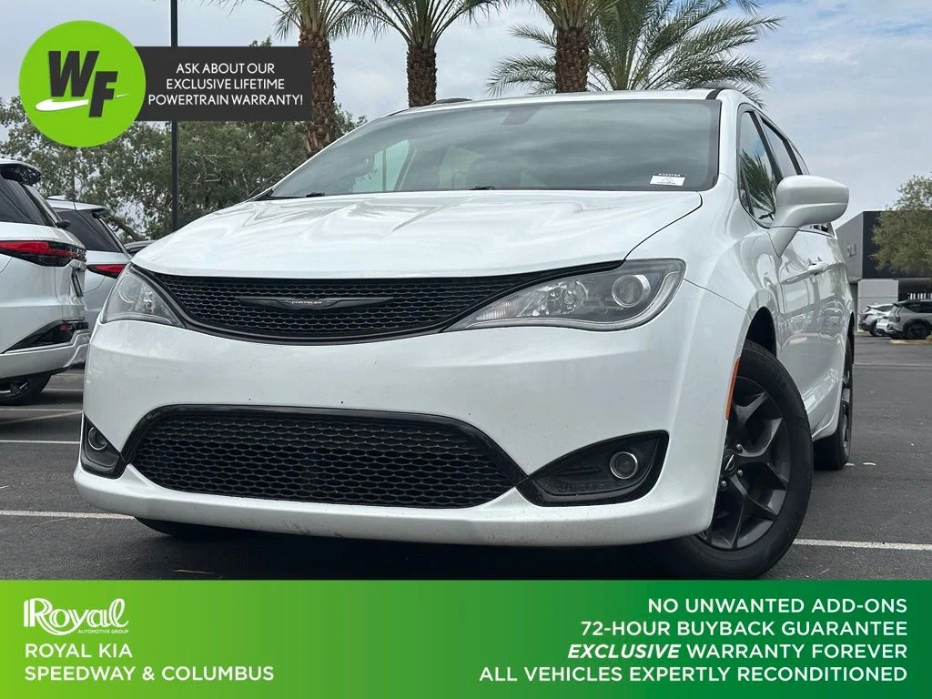 Used 2018 White Chrysler Touring L image 1