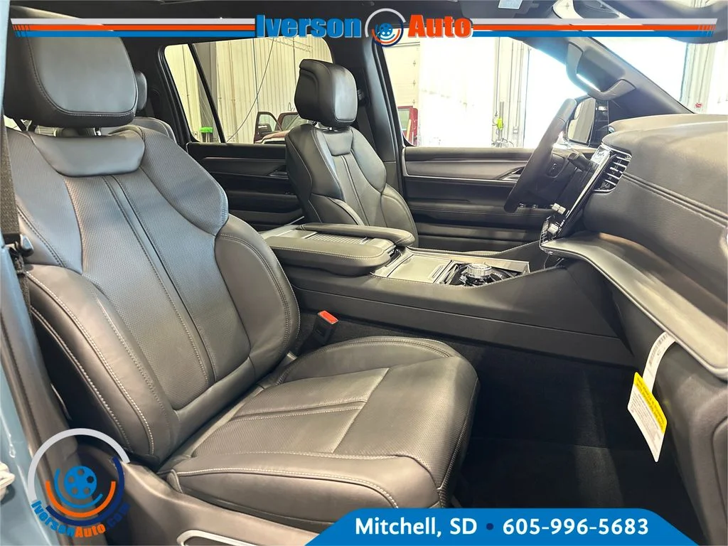 New 2026 Steel Blue Exterior Paint Jeep Limited Altitude image 33