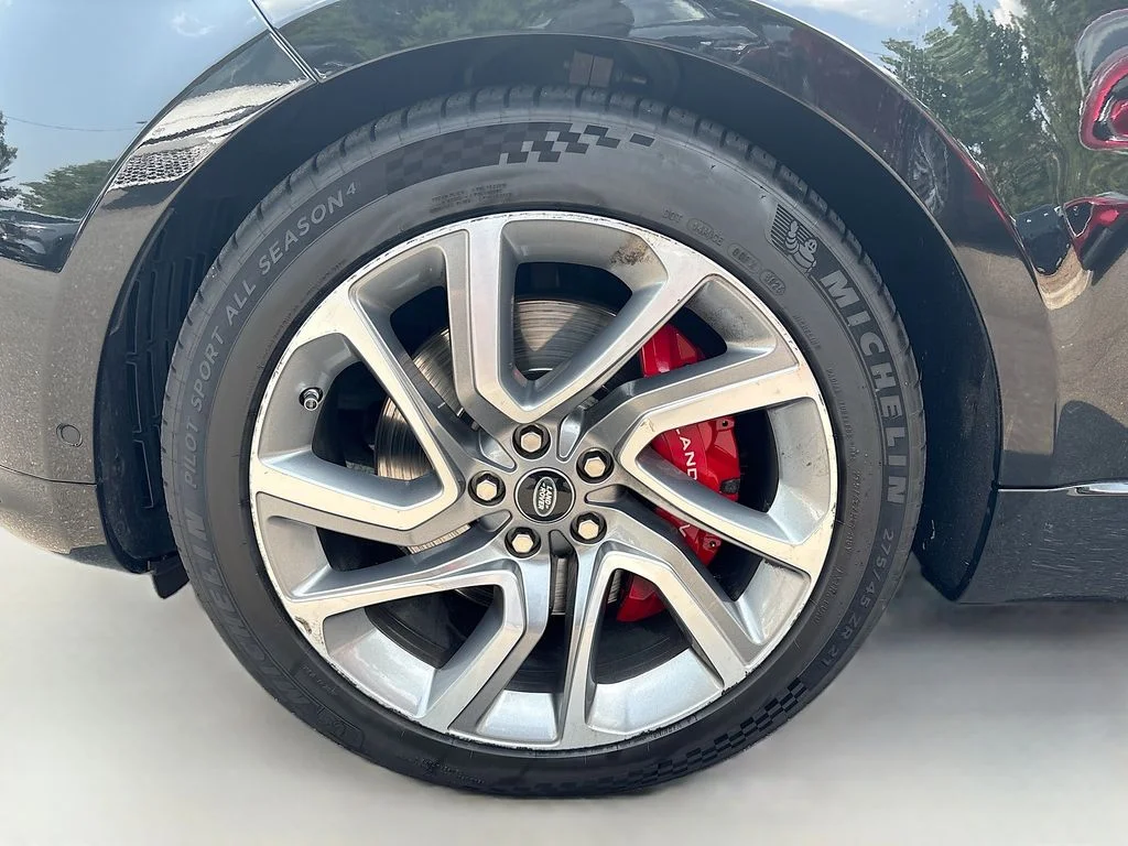 Used 2020 Narvik Black Land Rover Autobiography image 33