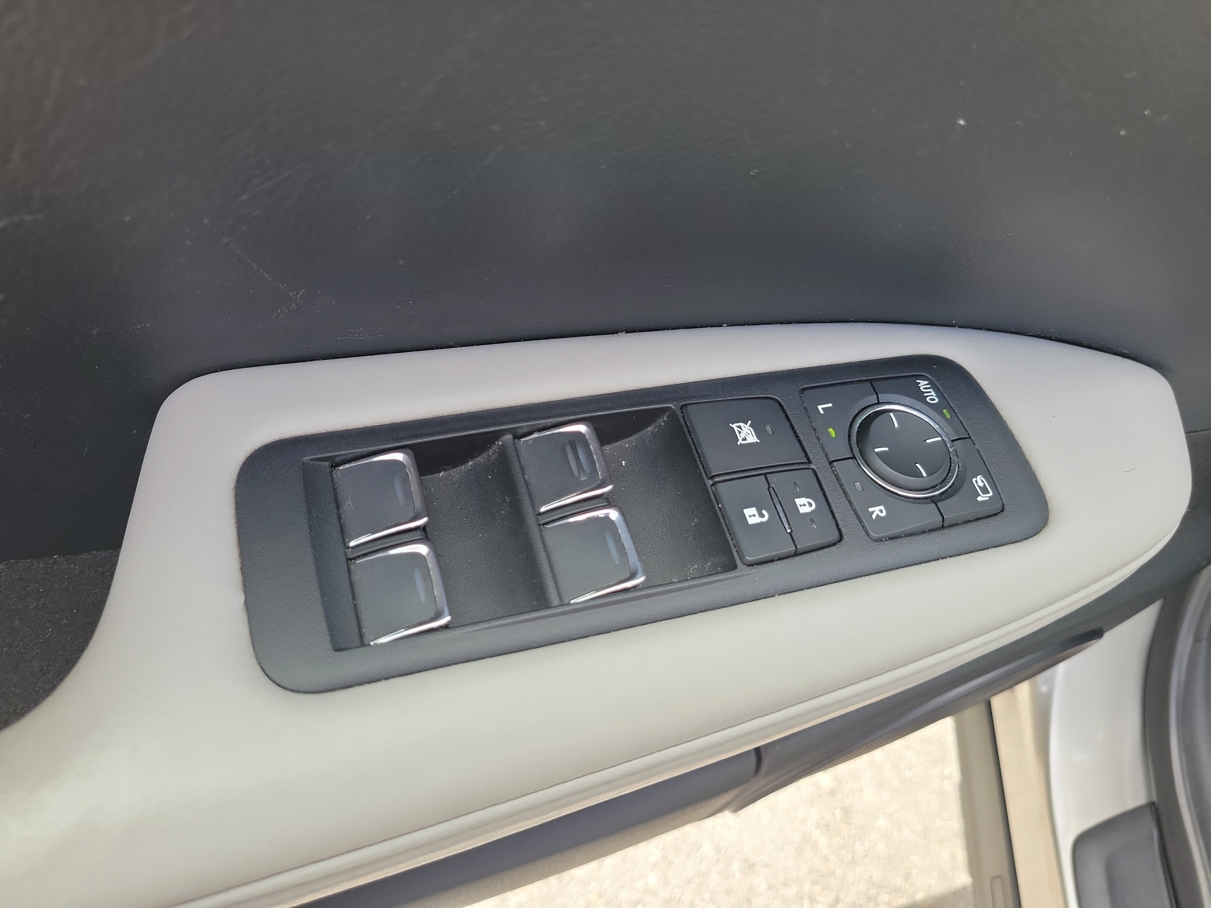 Used 2019 Silver Lexus RX 350 image 21
