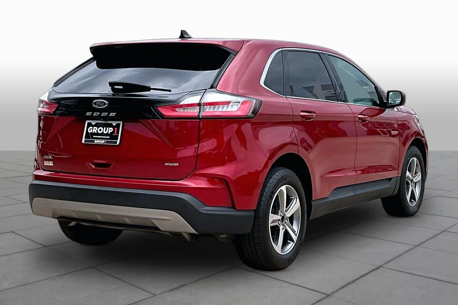 Used 2022 Rapid Red Metallic Tinted Clearcoat Ford SEL image 12