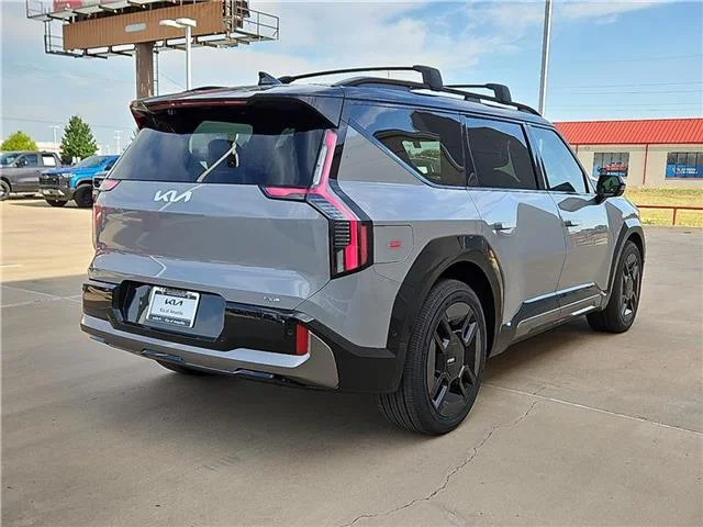 New 2026 Wolf Gray Ebony Black Roof KIA GT-Line (A1) All-Wheel Drive image 3
