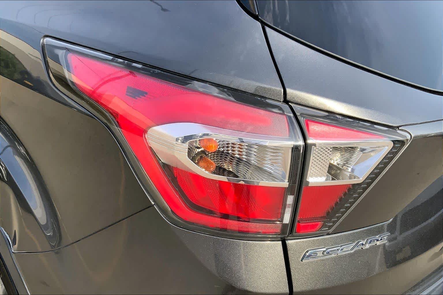 Used 2017 Magnetic Ford Titanium image 27