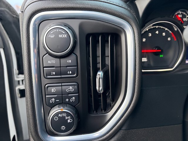 Used 2022 White Chevrolet LT Trail Boss image 27