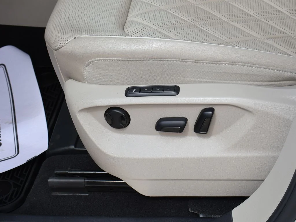 Used 2024  Volkswagen 2.0T SEL Premium R-Line image 26