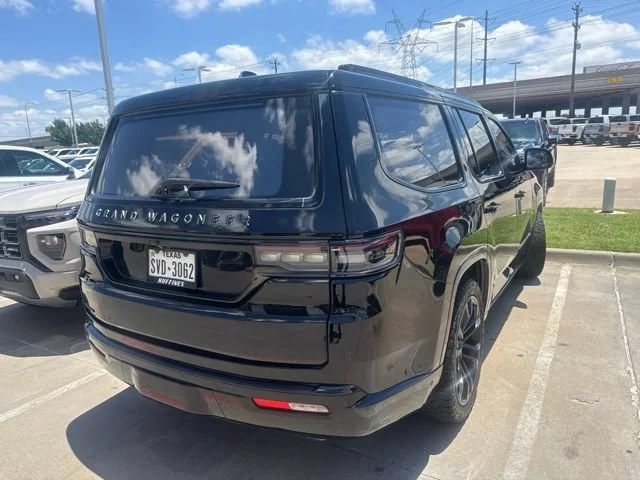 Used 2023 Brown Jeep Obsidian 4x4 image 3
