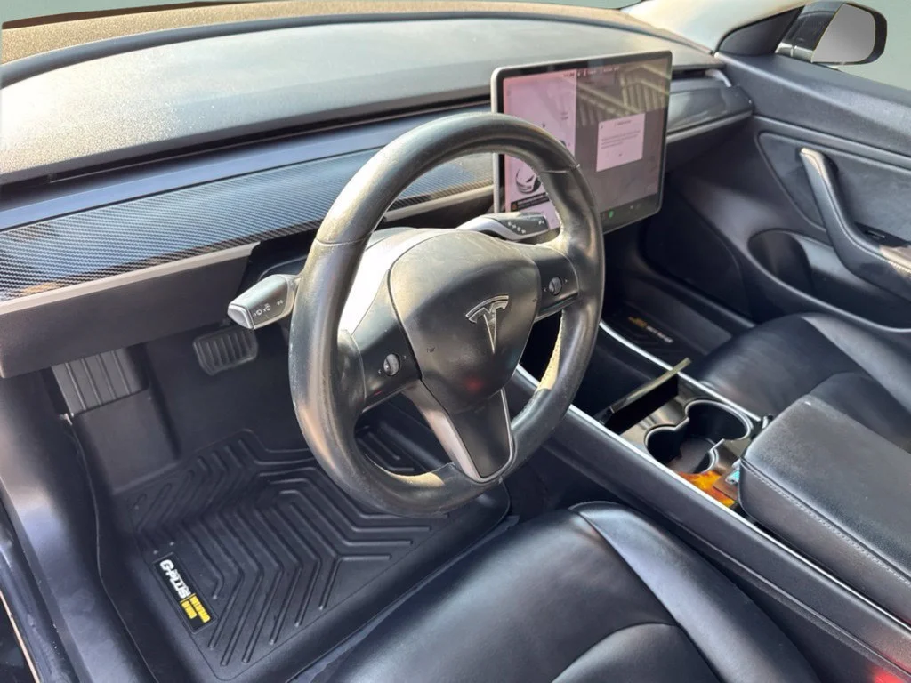 Used 2018 Obsidian Black Metallic Tesla Long Range image 17