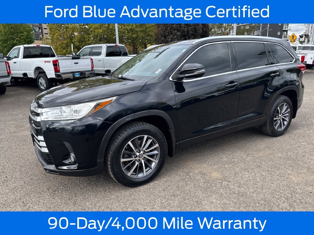 Used 2019 Black Toyota XLE image 3