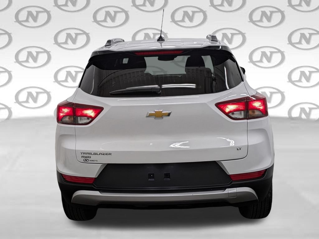 Used 2025 White Chevrolet LT image 16