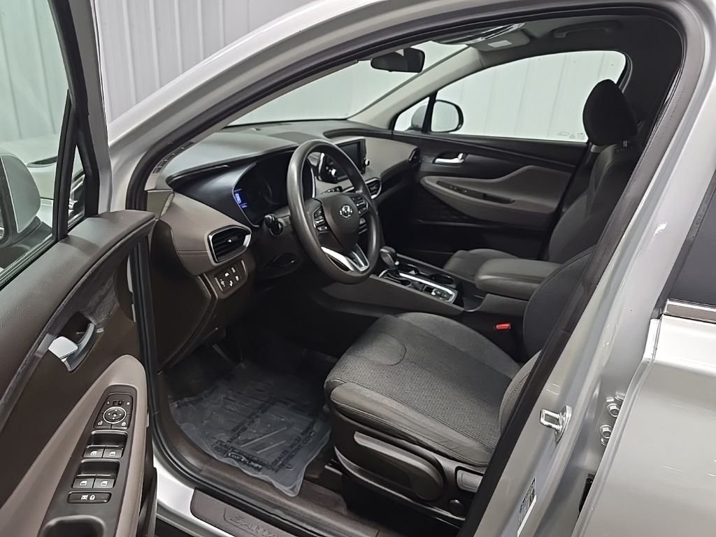 Used 2019 Silver Hyundai SE image 28