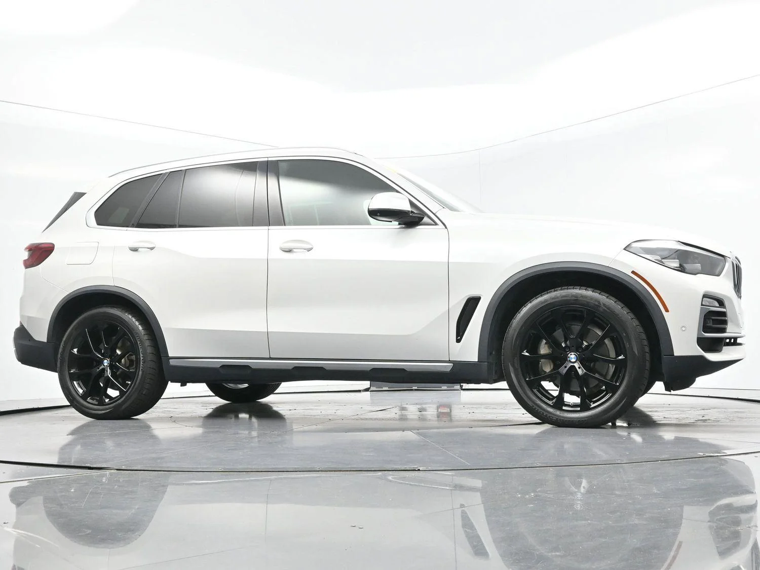 Used 2019 Mineral White Metallic BMW xDrive40i image 43