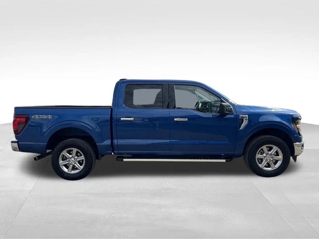 Used 2025 Blue Ford XLT image 4