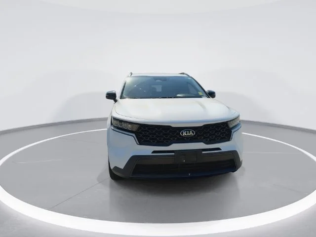 Used 2021 White Kia S image 3