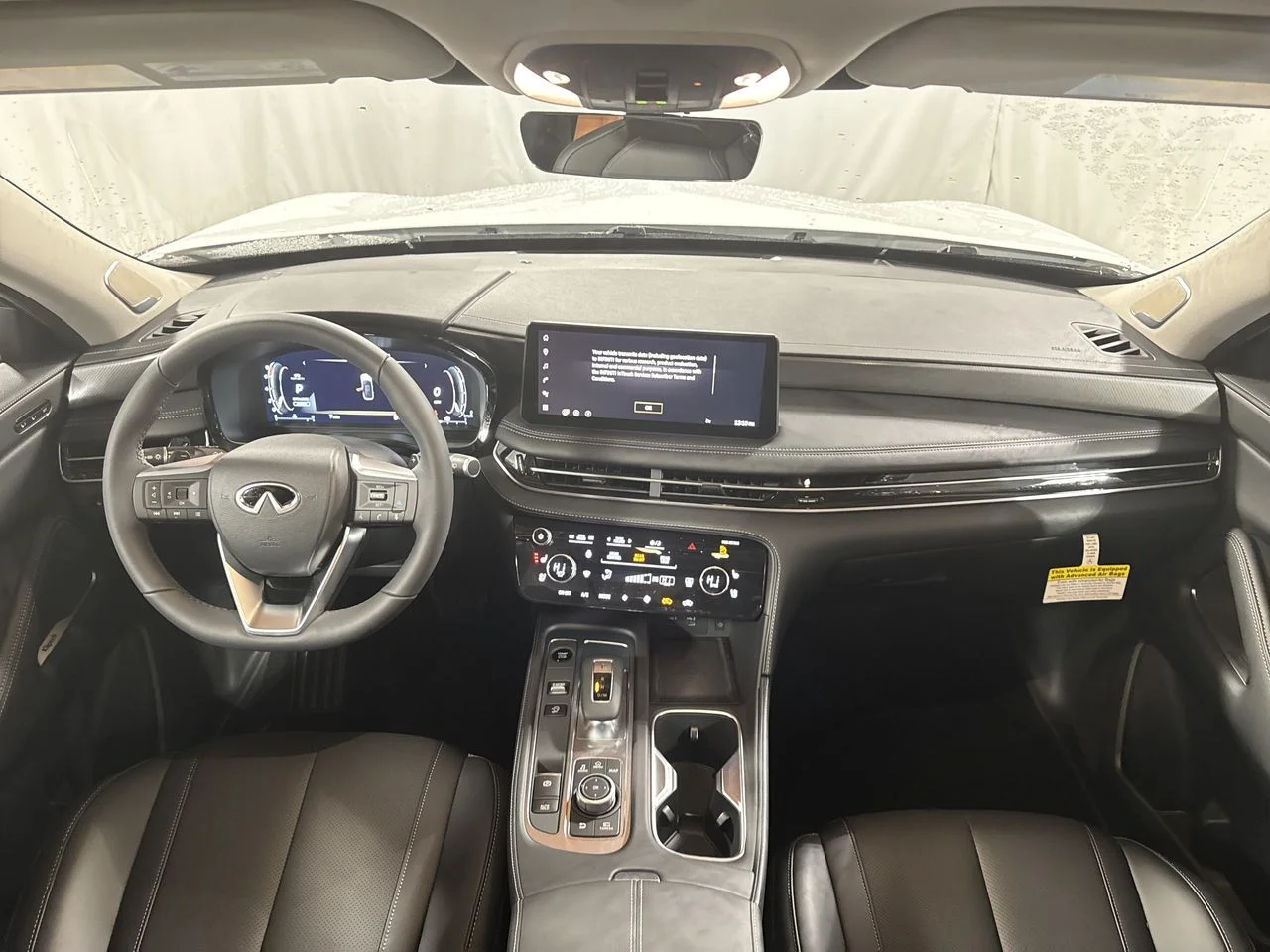 Certified Used 2026 White INFINITI LUXE image 4