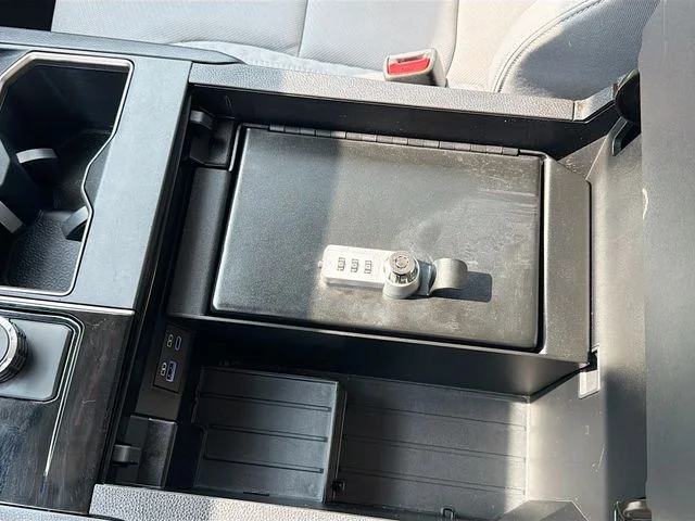 Used 2024  Toyota SR5 image 18
