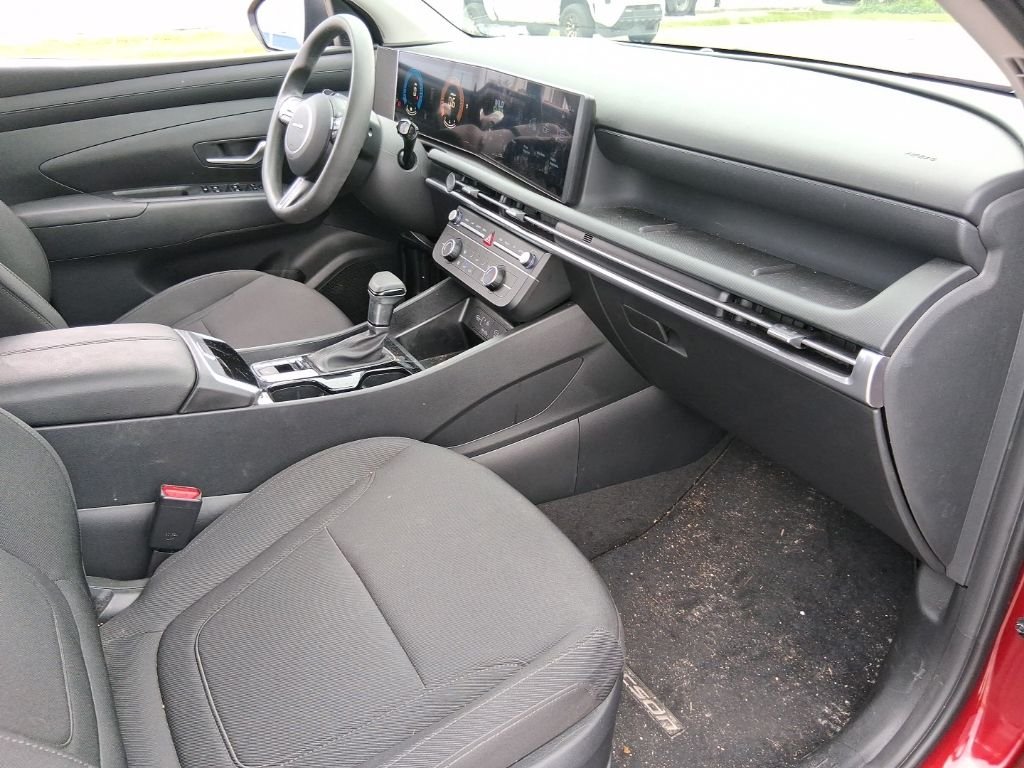 Used 2025 Red Hyundai SE image 15