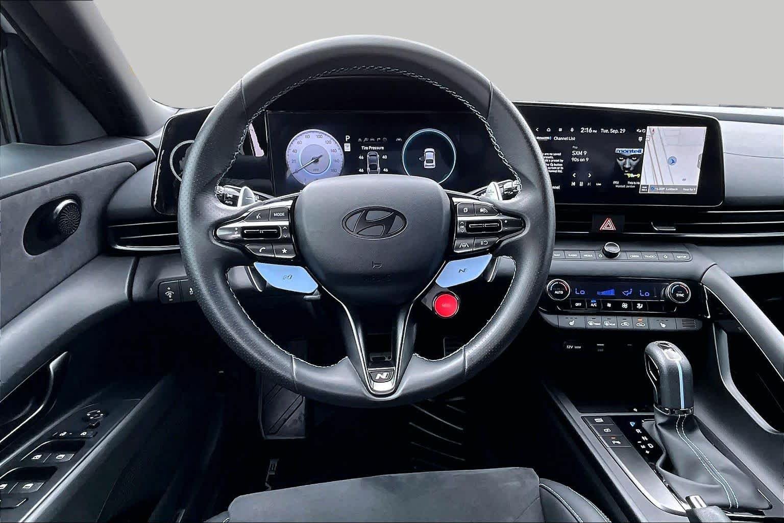 Used 2025 Atlas White Hyundai  image 5