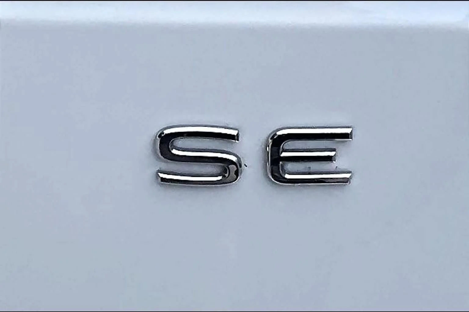 Used 2024 Pure White Volkswagen 2.0T SE image 31