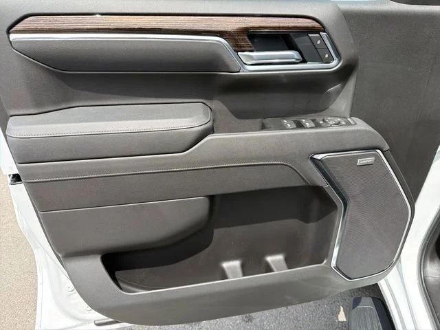 New 2026 Summit White GMC Elevation image 16