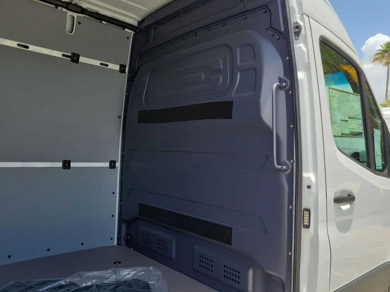 2025 Mercedes-Benz Sprinter Cargo Van Base - Photo 10