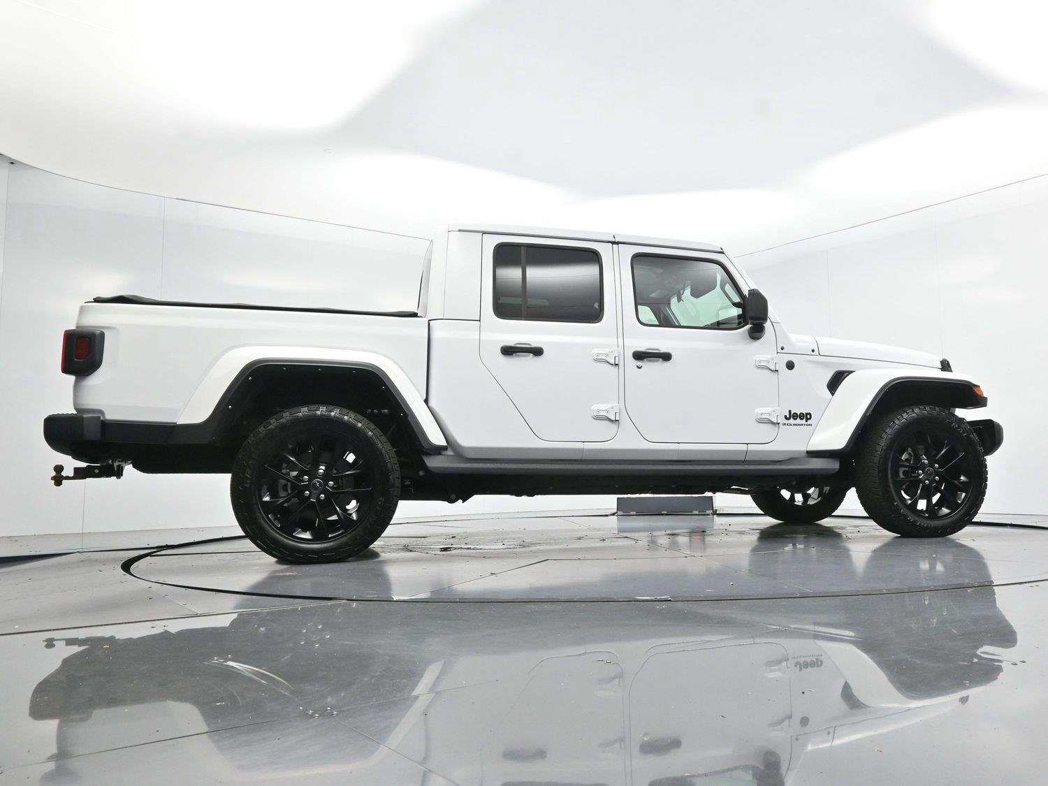 Used 2025 White Jeep Nighthawk image 48