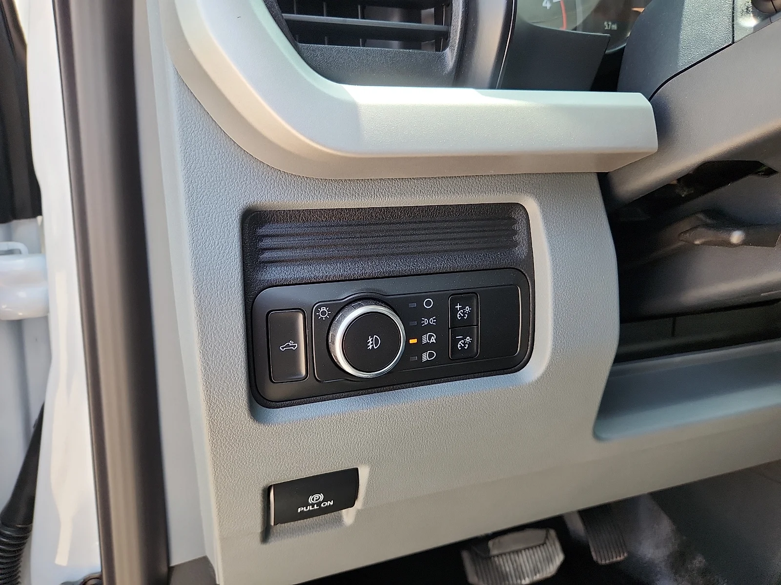 New 2026 Oxford White Ford F-450® XL image 16