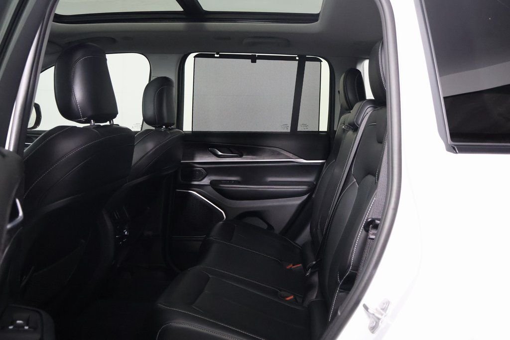 Used 2022 White Jeep Limited image 11