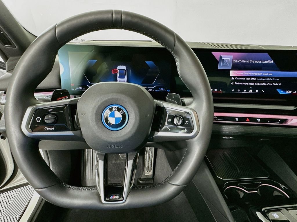 2026 BMW 5 Series 550e - Photo 11