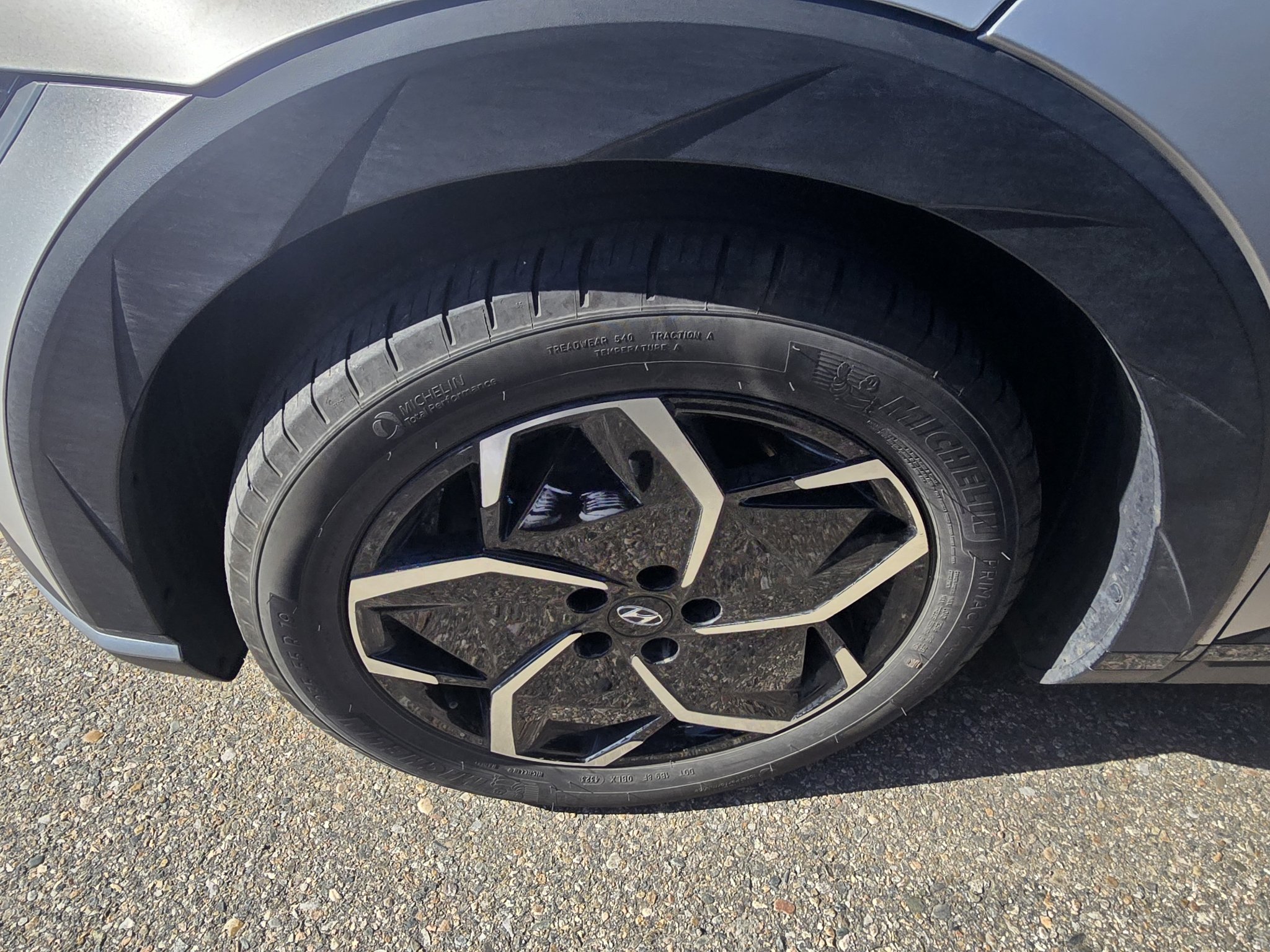 Used 2024 Gravity Gold (Matte Gold) Hyundai SEL image 10