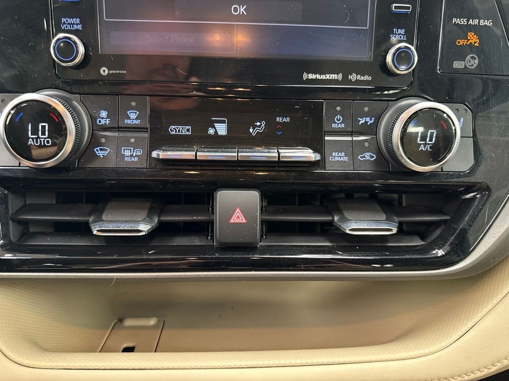 Used 2022 Beige Toyota XLE image 34