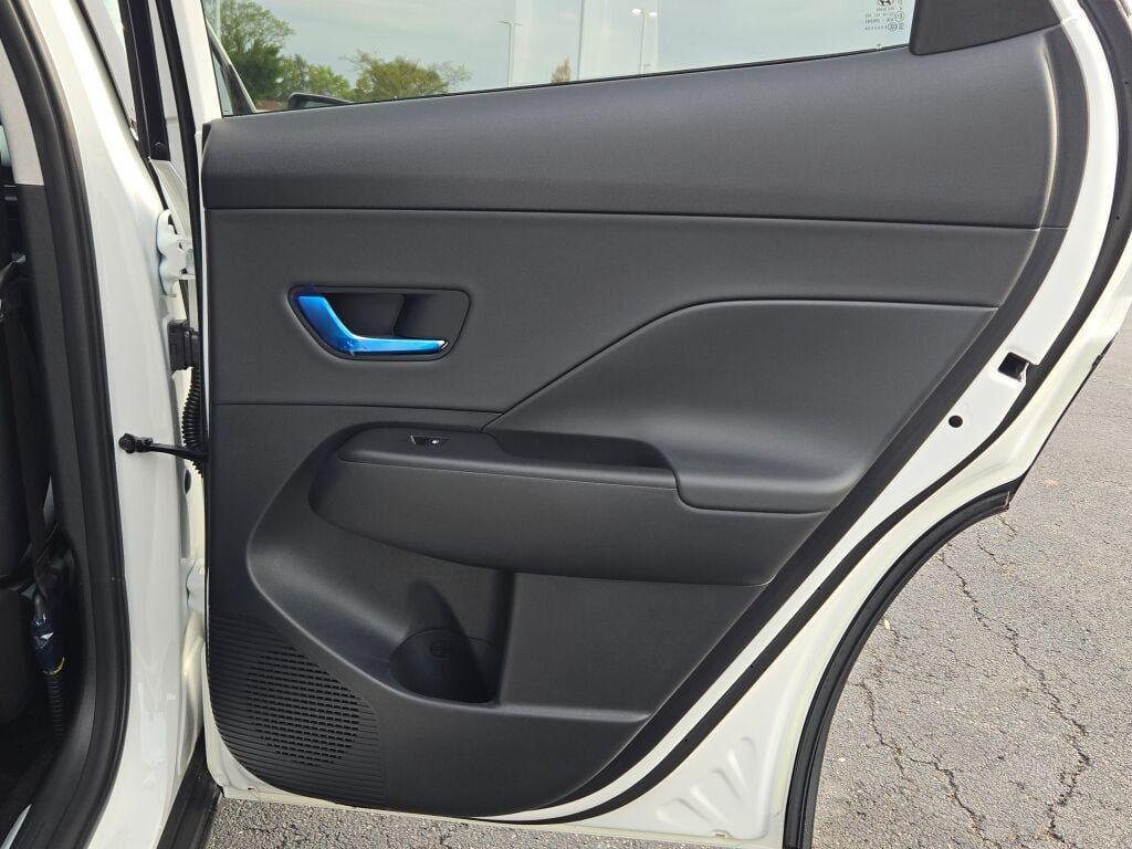 New 2026 Atlas White Hyundai SEL Premium FWD image 11
