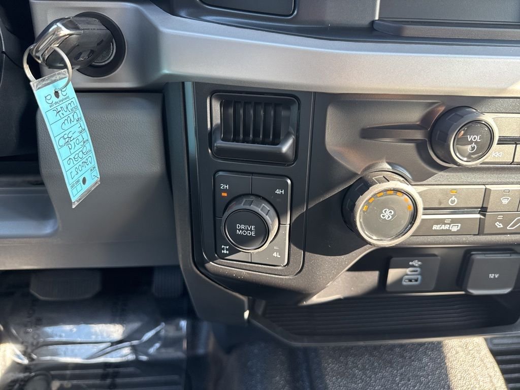 2026 Ford F-350 Super Duty Chassis Cab XL - Photo 32