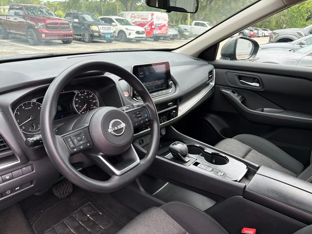 Used 2024 Gun Metallic Nissan SV image 9