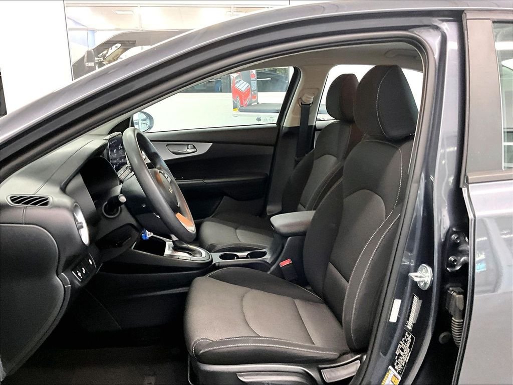 Used 2023 Gravity Gray Kia LXS image 10