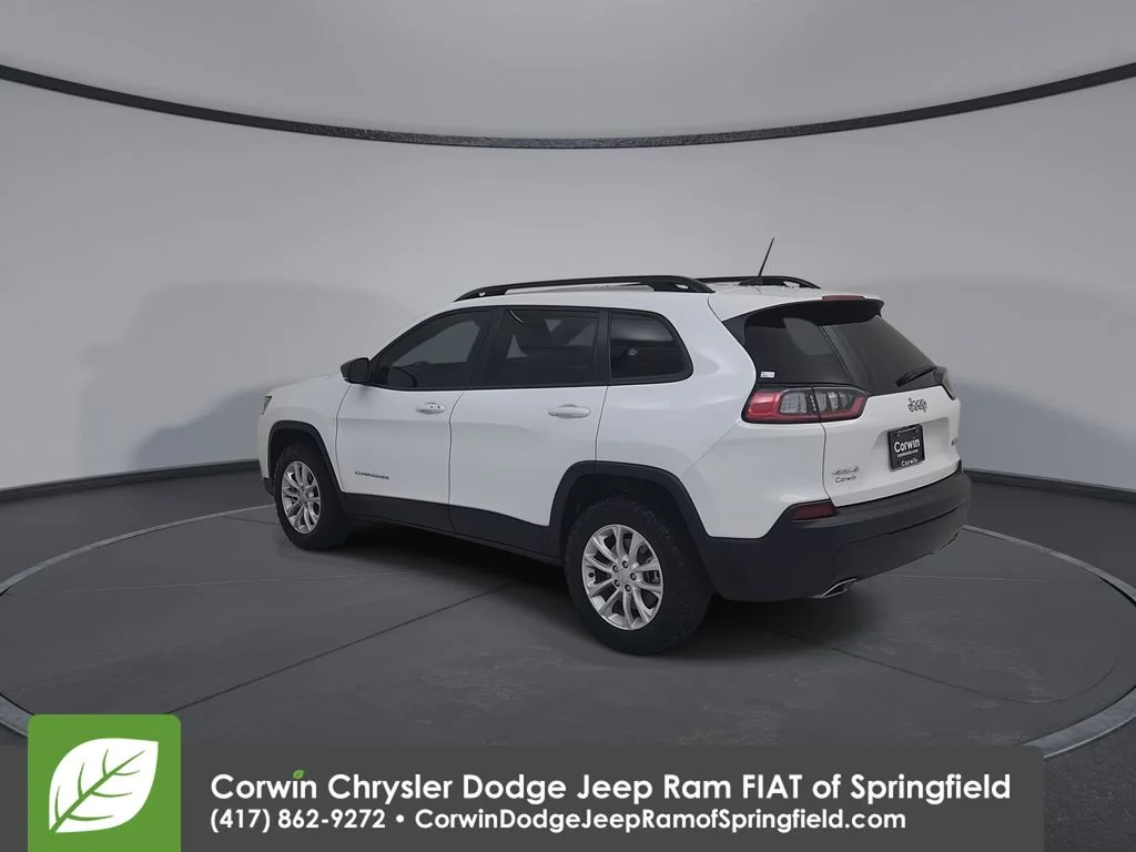 Certified Used 2022 White Jeep Latitude Lux image 11