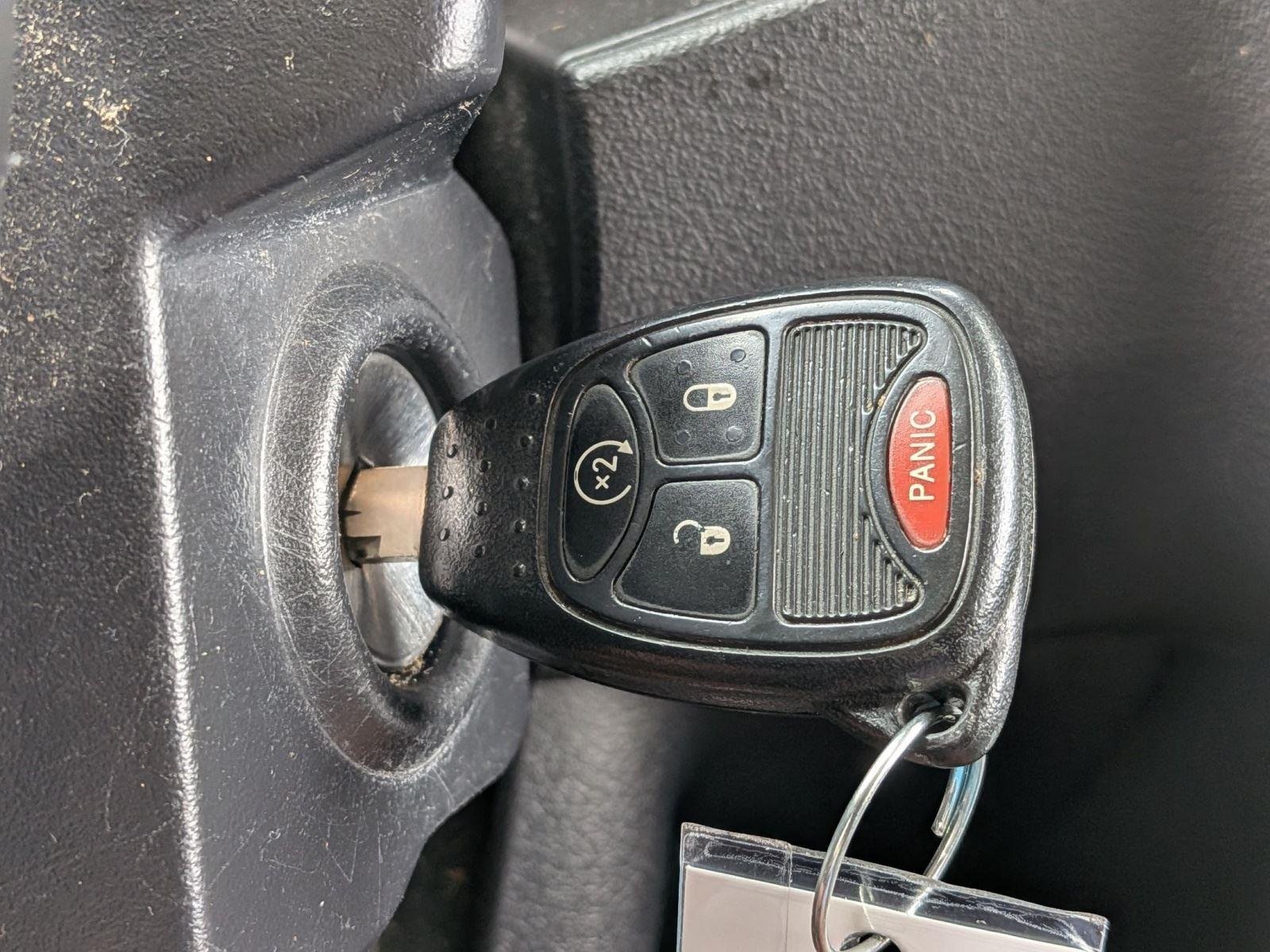 Used 2017 Black Clearcoat Jeep Latitude image 18