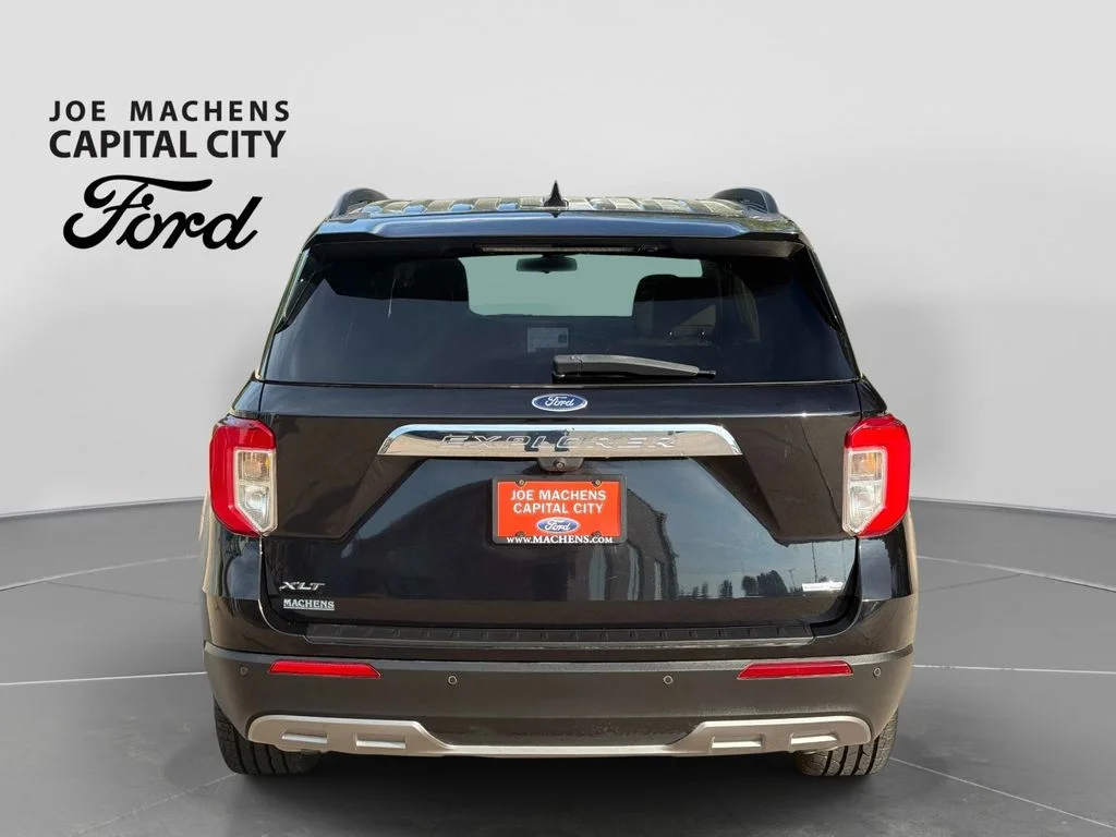 Used 2020 Black Ford XLT image 6