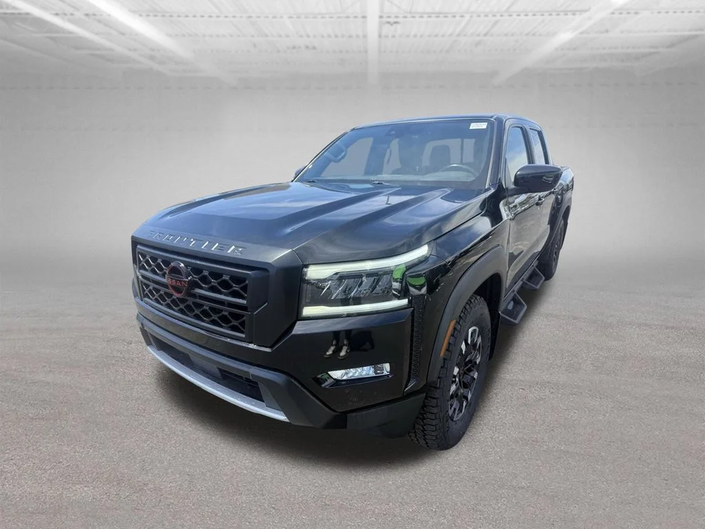 Used 2023 Black Nissan PRO-X image 13