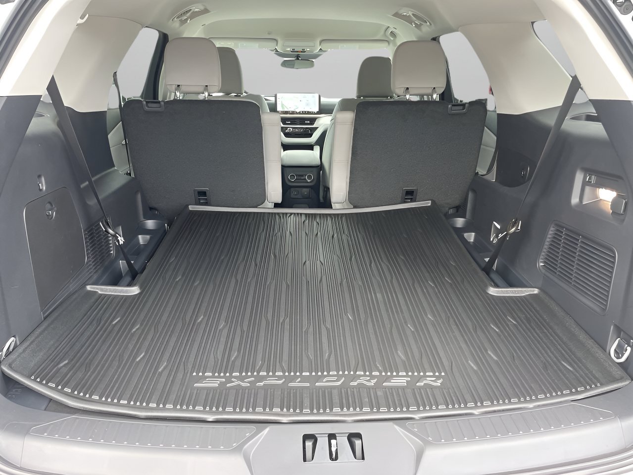New 2026 Star White Metallic Tri-Coat Ford Active image 8