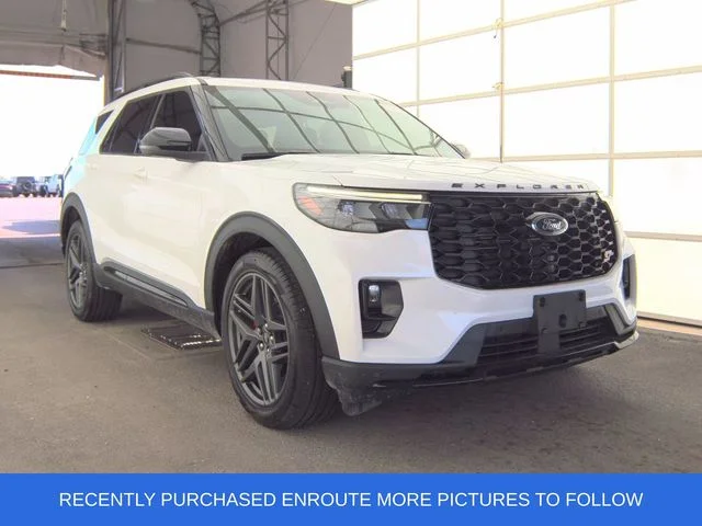 Used 2025 White Ford ST image 1