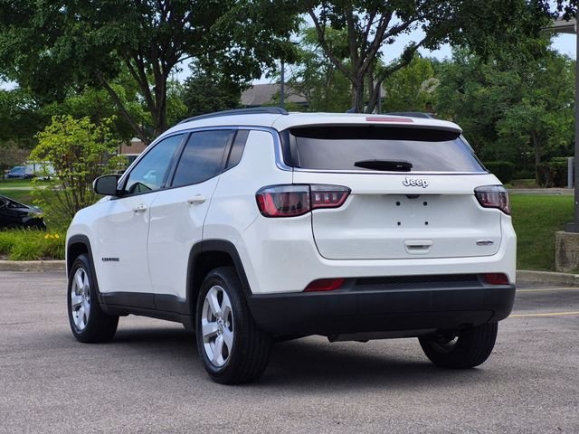 Used 2018 White Jeep Latitude image 6