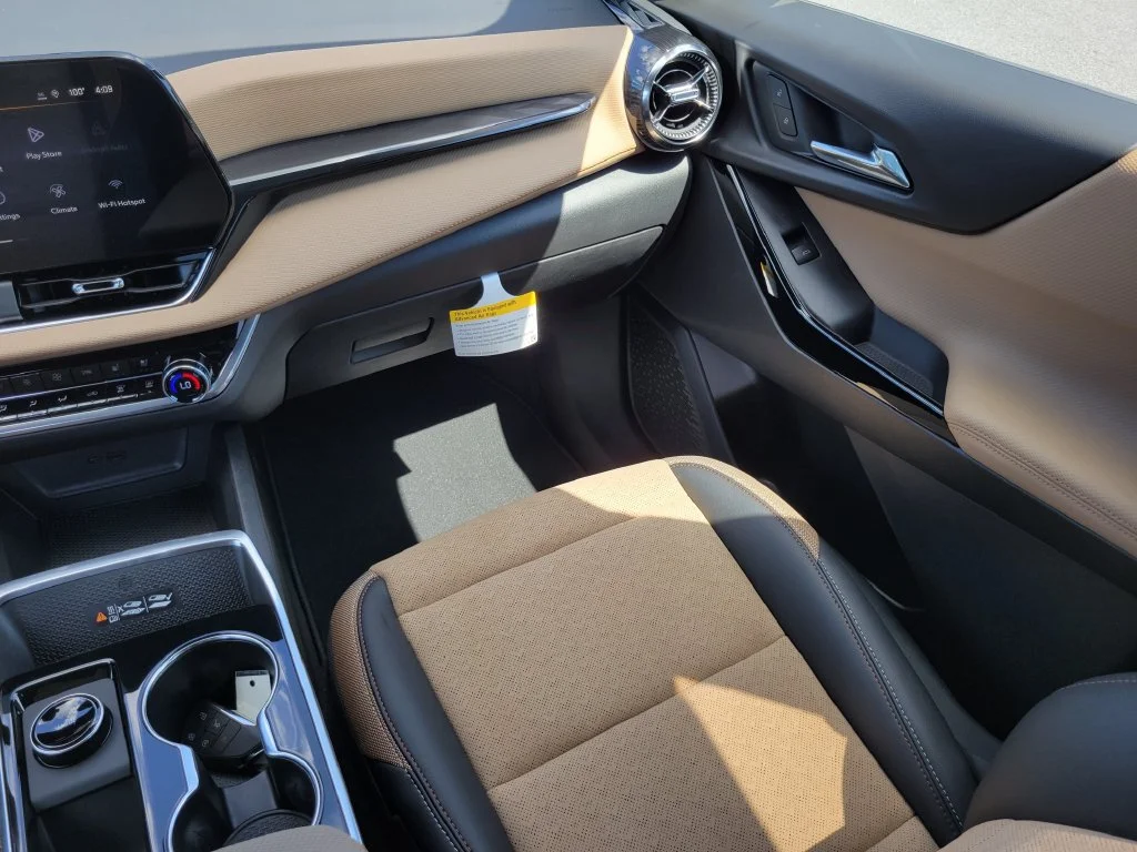 New 2026 Polar White Tricoat Chevrolet ACTIV image 21