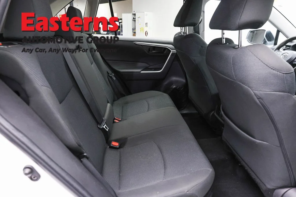 Used 2022 White Toyota LE image 23