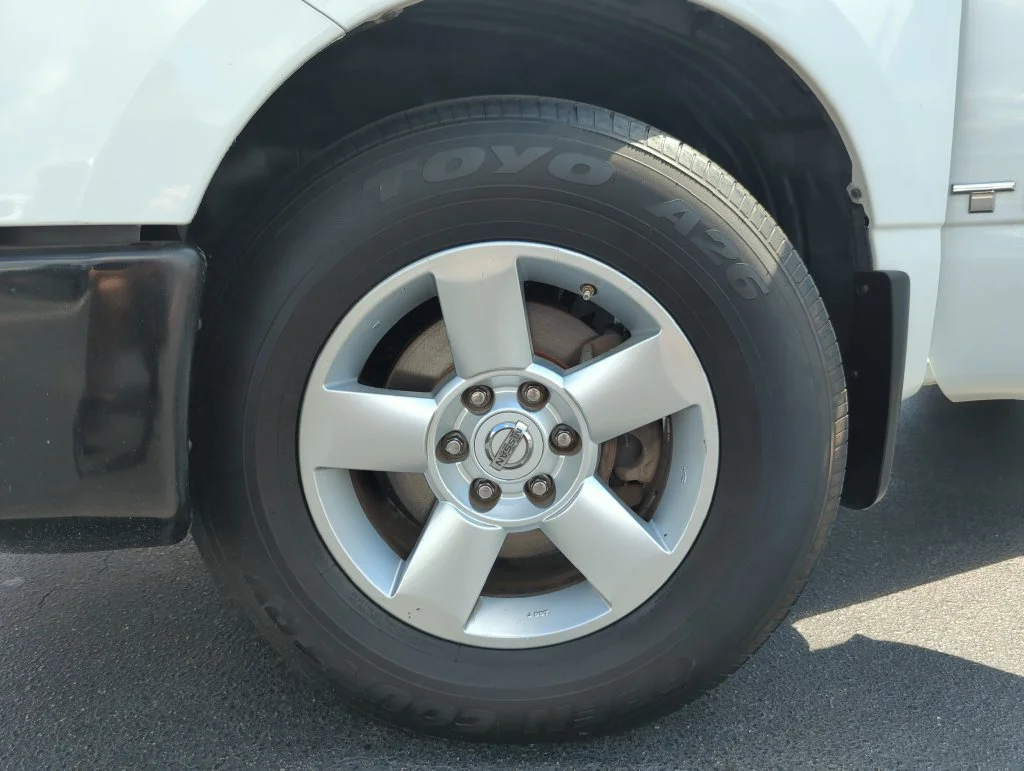 Used 2019 White Nissan S image 41