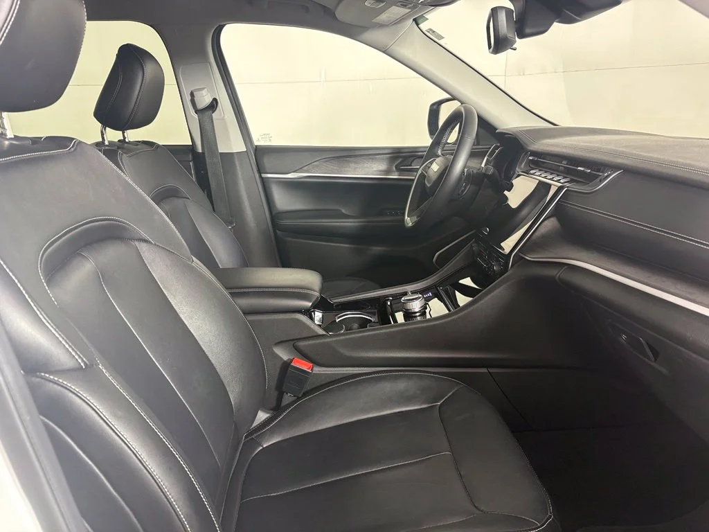 Used 2022 White Jeep Limited image 14