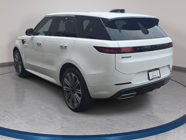 New 2026 Ostuni Pearl White Land Rover Dynamic SE image 7